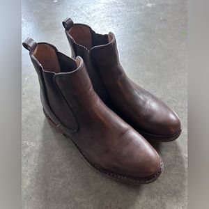 Size 8 women’s Sofft brand bootie